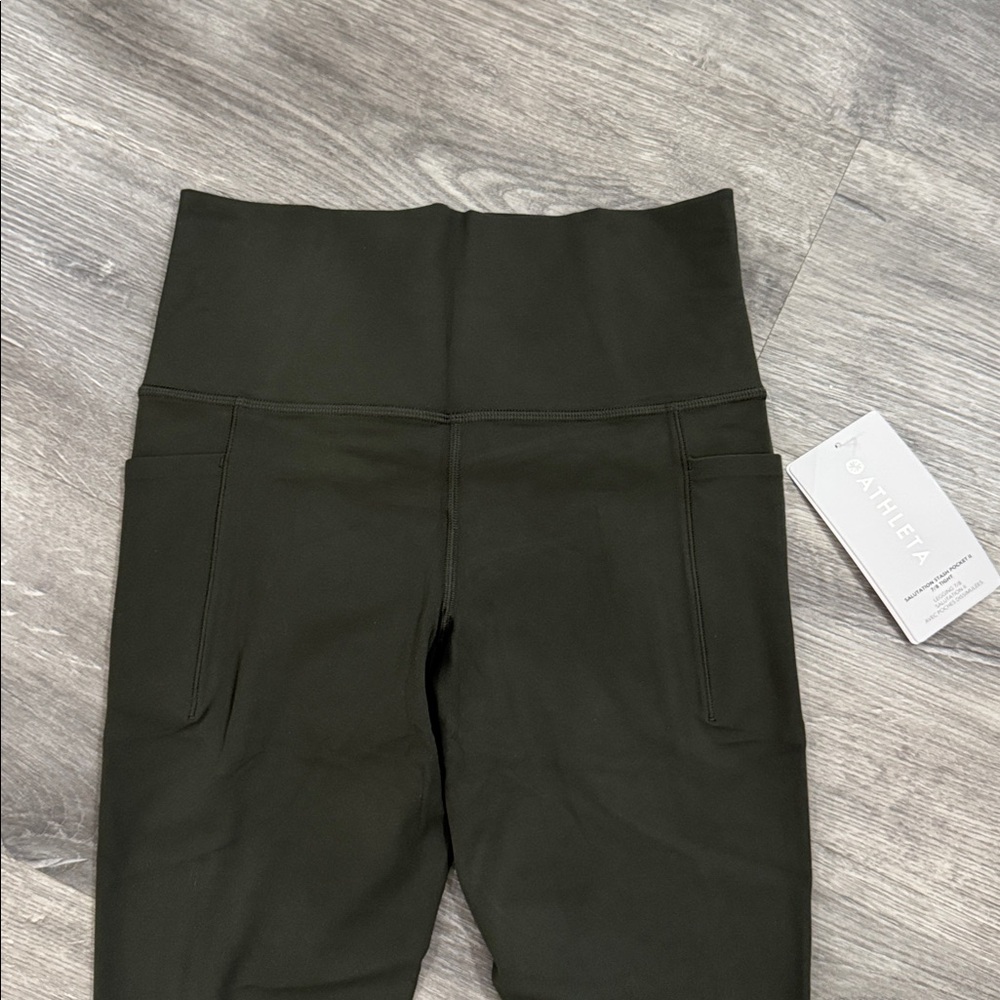 NWT Athleta Salutation Stash Pocket II 7/8 "Peat Green" Tight / Legging - Picture 3 of 12